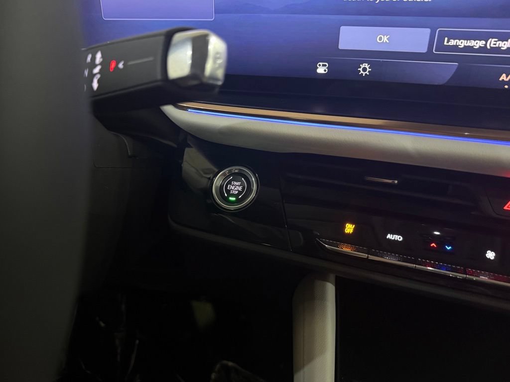 Used 2024 Buick Envision Avenir AWD/4WD image 18