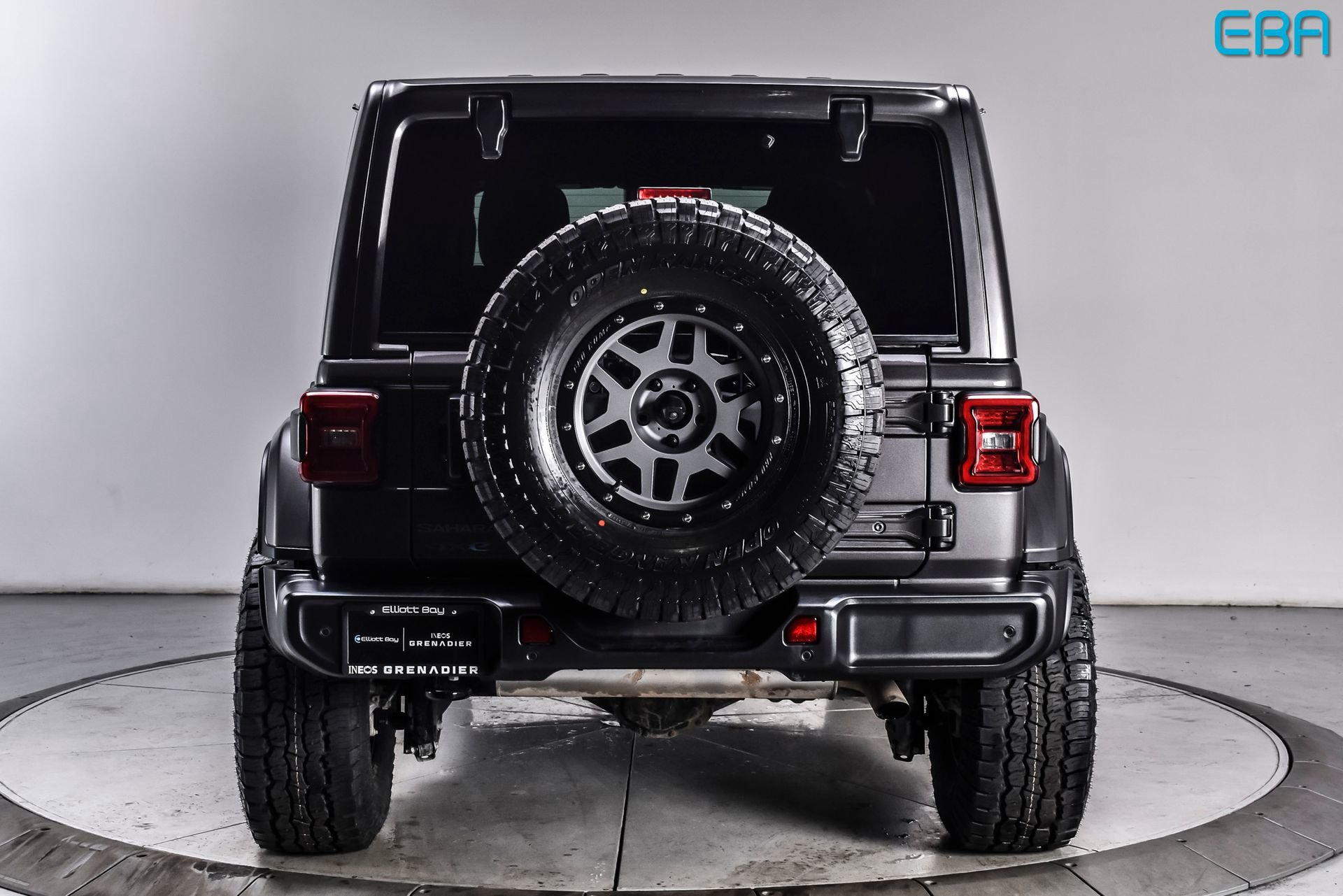 Used 2025 Jeep Wrangler Unlimited Sahara w/ Safety Group image 5