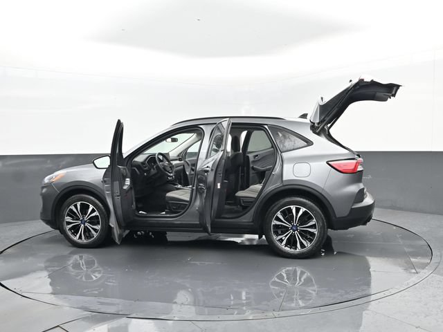 Used 2022 Ford Escape SE w/ SE Sport Appearance Package AWD/4WD image 33