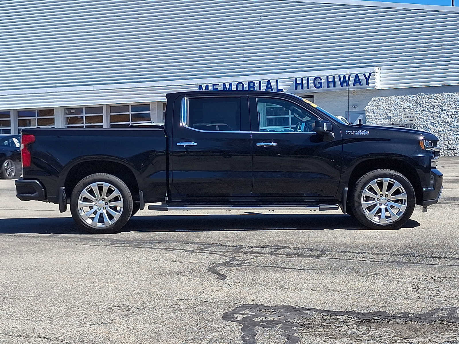 Used 2021 Chevrolet Silverado 1500 High Country w/ Technology Package image 8