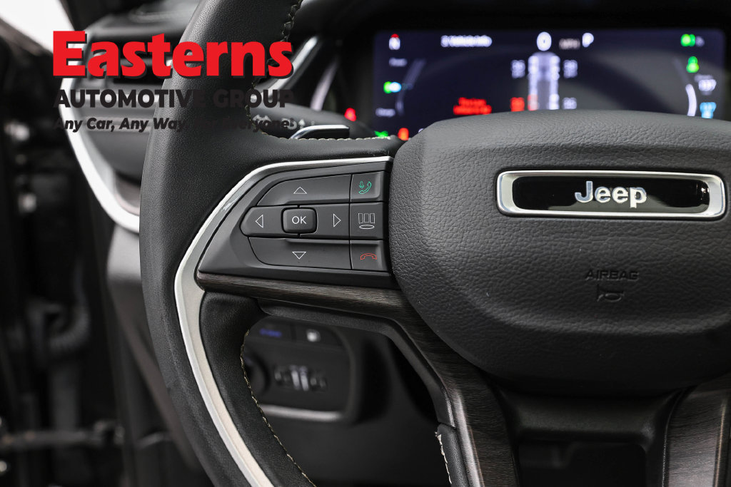 Used 2024 Jeep Grand Cherokee Limited 4xe AWD/4WD image 16