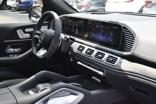 Used 2025 Mercedes-Benz GLS 63 AMG 4MATIC image 31