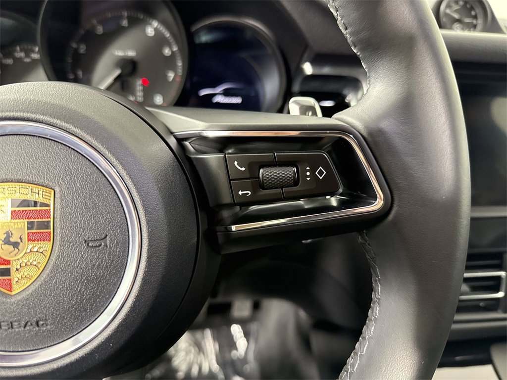 Certified 2023 Porsche Macan Turbo image 39