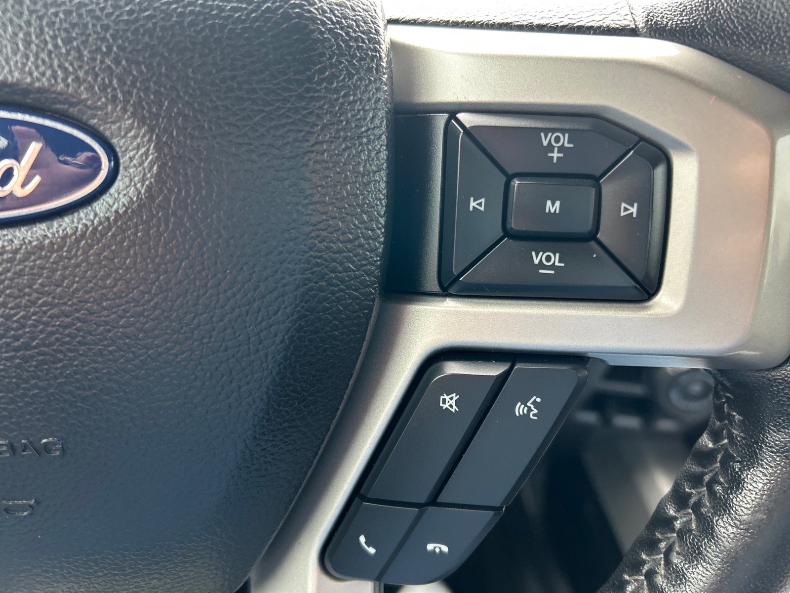 Used 2018 Ford F150 Lariat w/ Equipment Group 502A Luxury AWD/4WD image 27