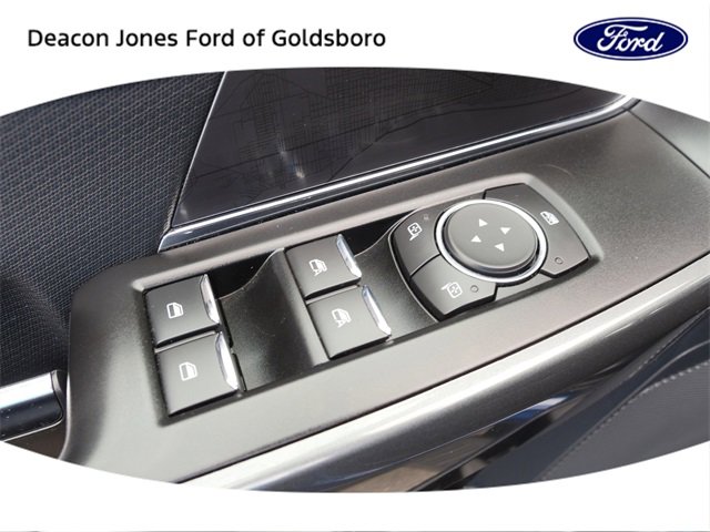 Certified 2022 Ford F150 XLT w/ Equipment Group 302A High image 18