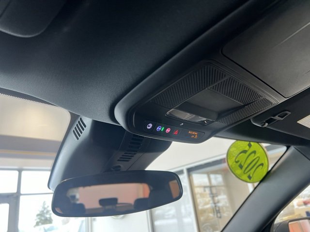 Used 2025 Chevrolet Traverse Z71 image 18