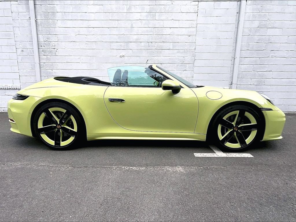 Certified 2025 Porsche 911 Carrera RWD image 6