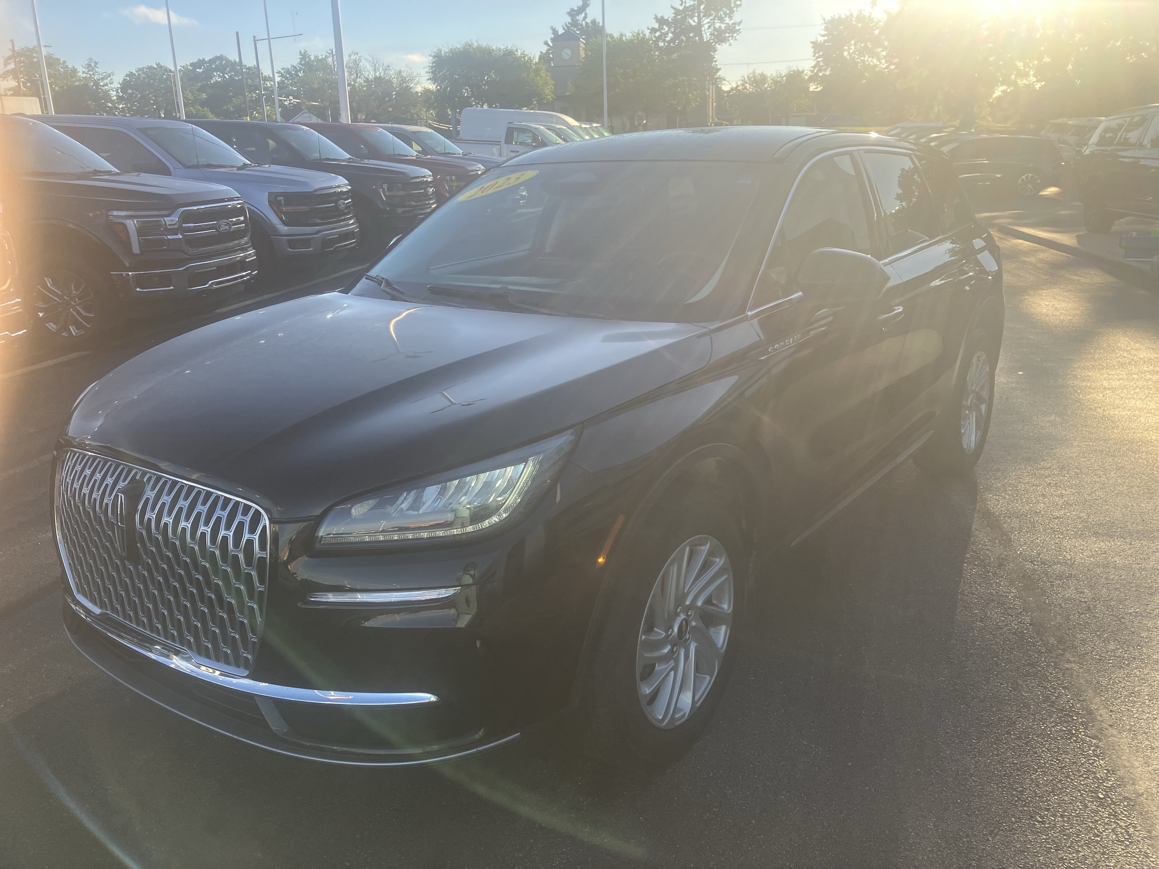 Used 2023 Lincoln Corsair AWD image 3