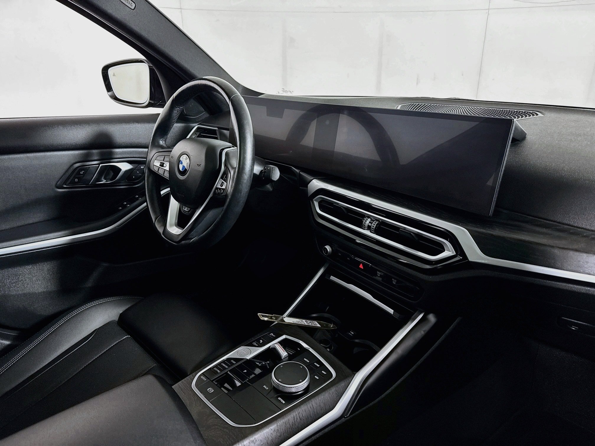 Used 2024 BMW 330i xDrive Sedan w/ Convenience Package AWD/4WD image 29