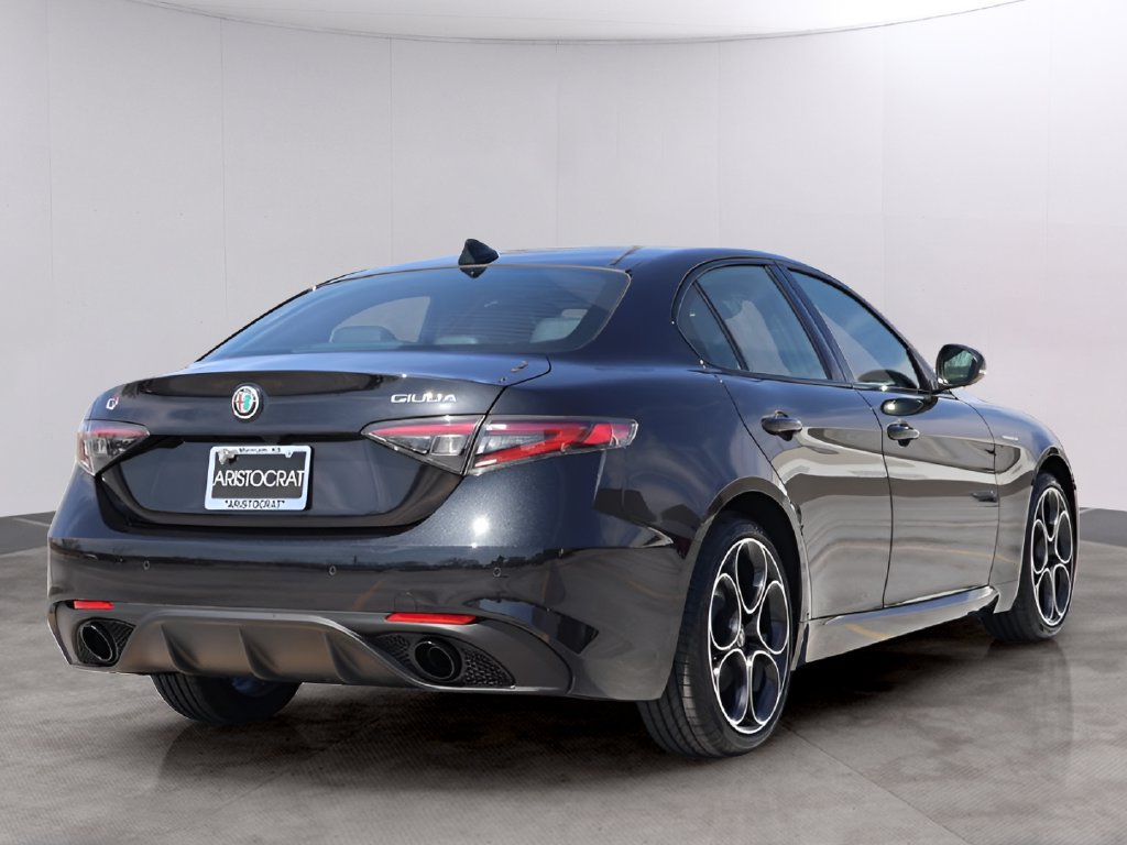 New 2026 Alfa Romeo Giulia AWD image 7