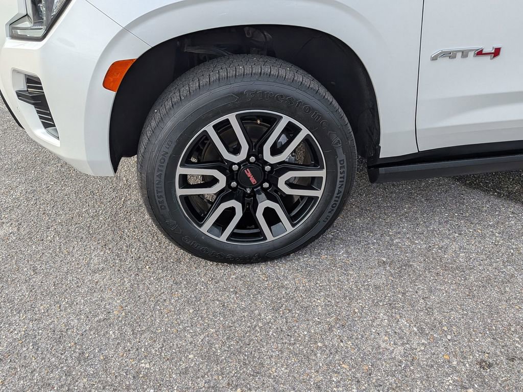 Used 2021 GMC Yukon AT4 w/ AT4 Premium Package image 12