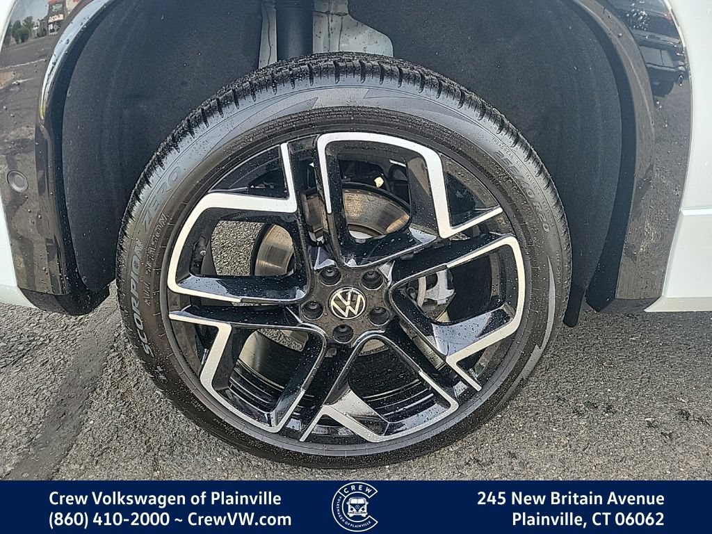 Certified 2026 Volkswagen Tiguan SEL R-Line AWD/4WD image 19