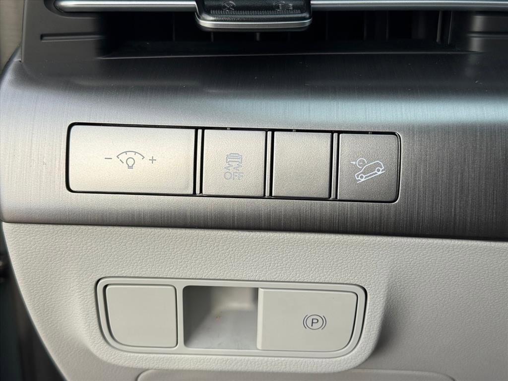 Used 2025 Hyundai Kona SEL image 22