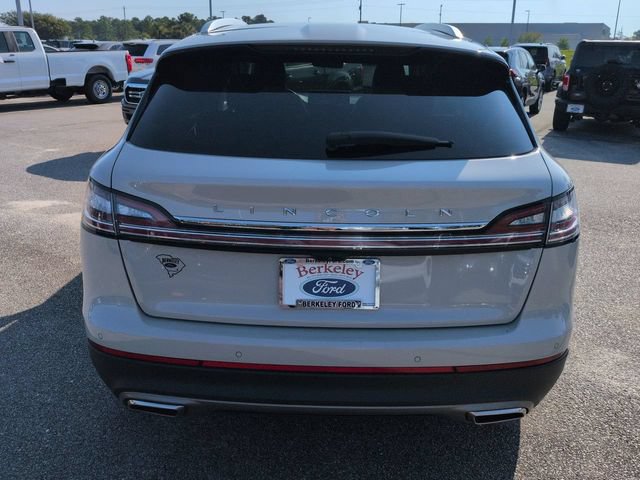 Used 2022 Lincoln Nautilus FWD w/ Premium Package image 5
