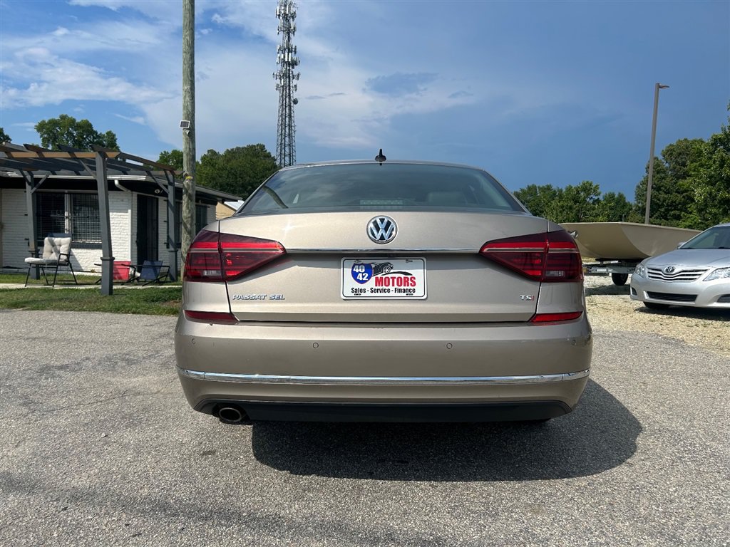 Used 2017 Volkswagen Passat 1.8T SEL Premium FWD image 4