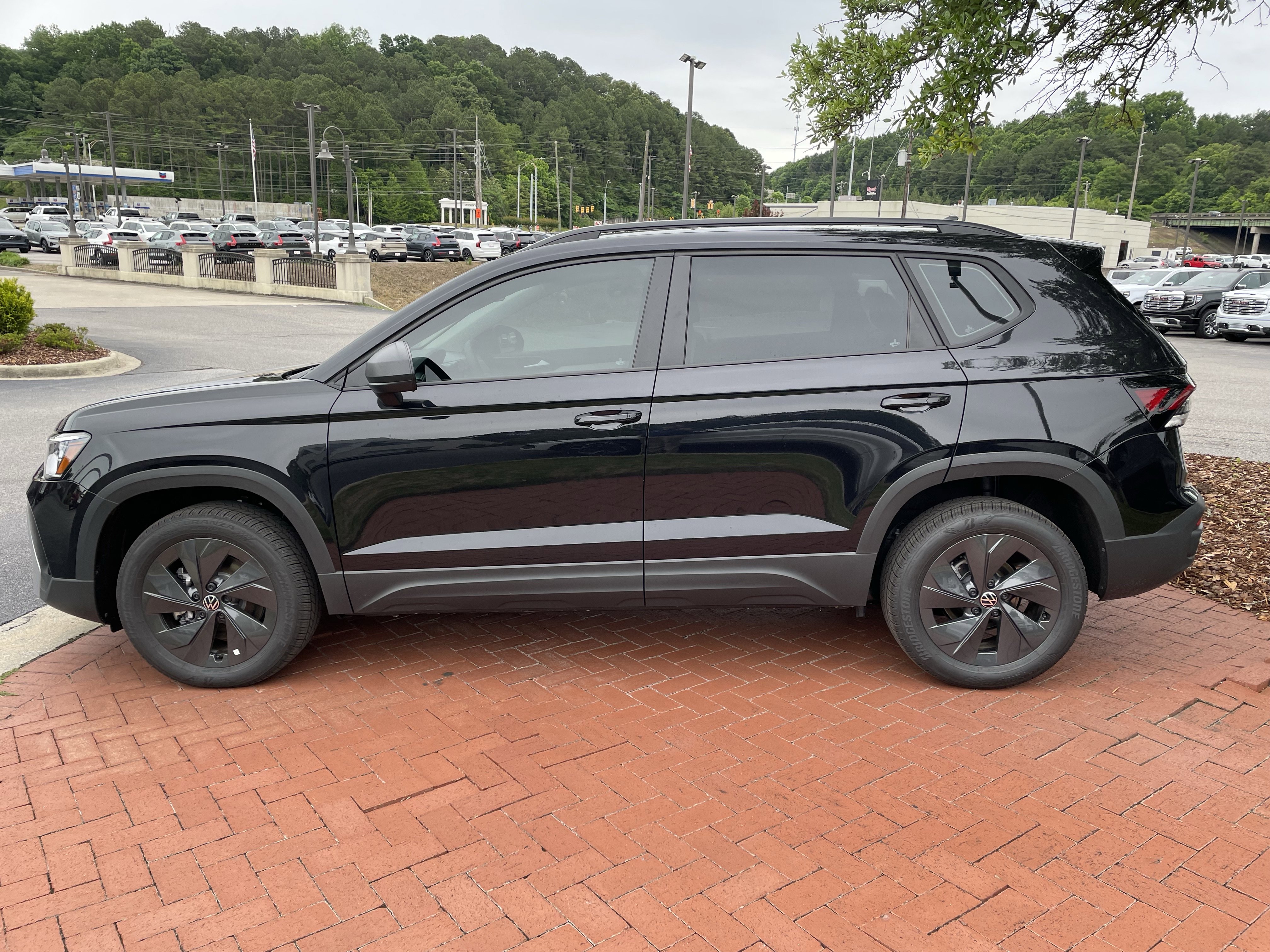 New 2026 Volkswagen Taos S FWD image 7