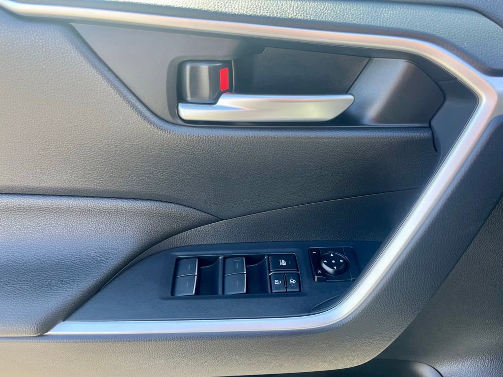 Used 2024 Toyota RAV4 SE w/ Weather & Moonroof Package image 10