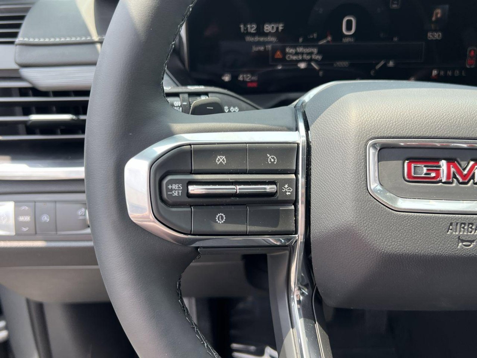 New 2025 GMC Acadia Elevation image 25