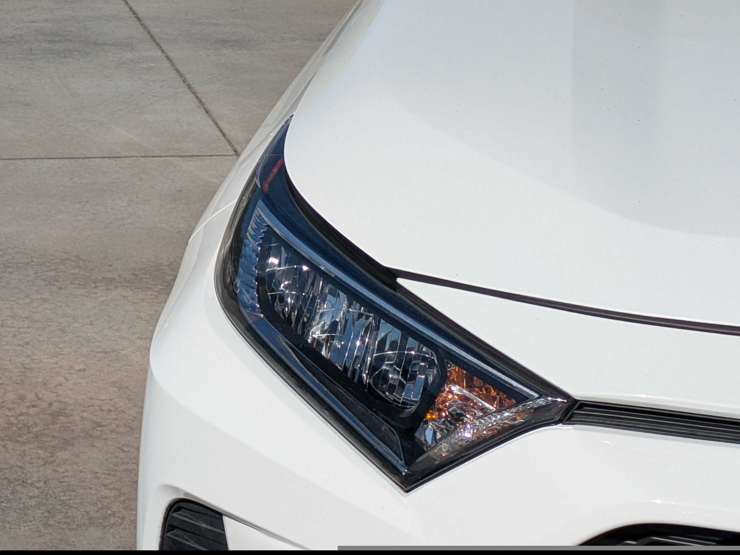 Used 2019 Toyota RAV4 XLE w/ Convenience Package image 7