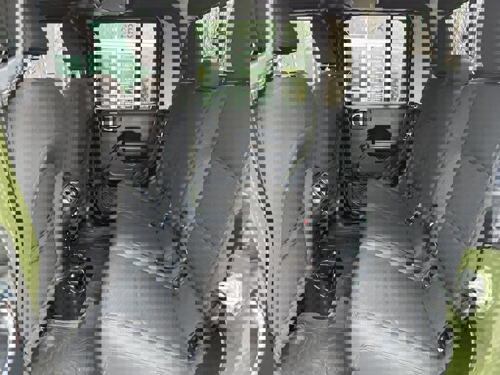 Used 2023 Jeep Gladiator Willys image 13