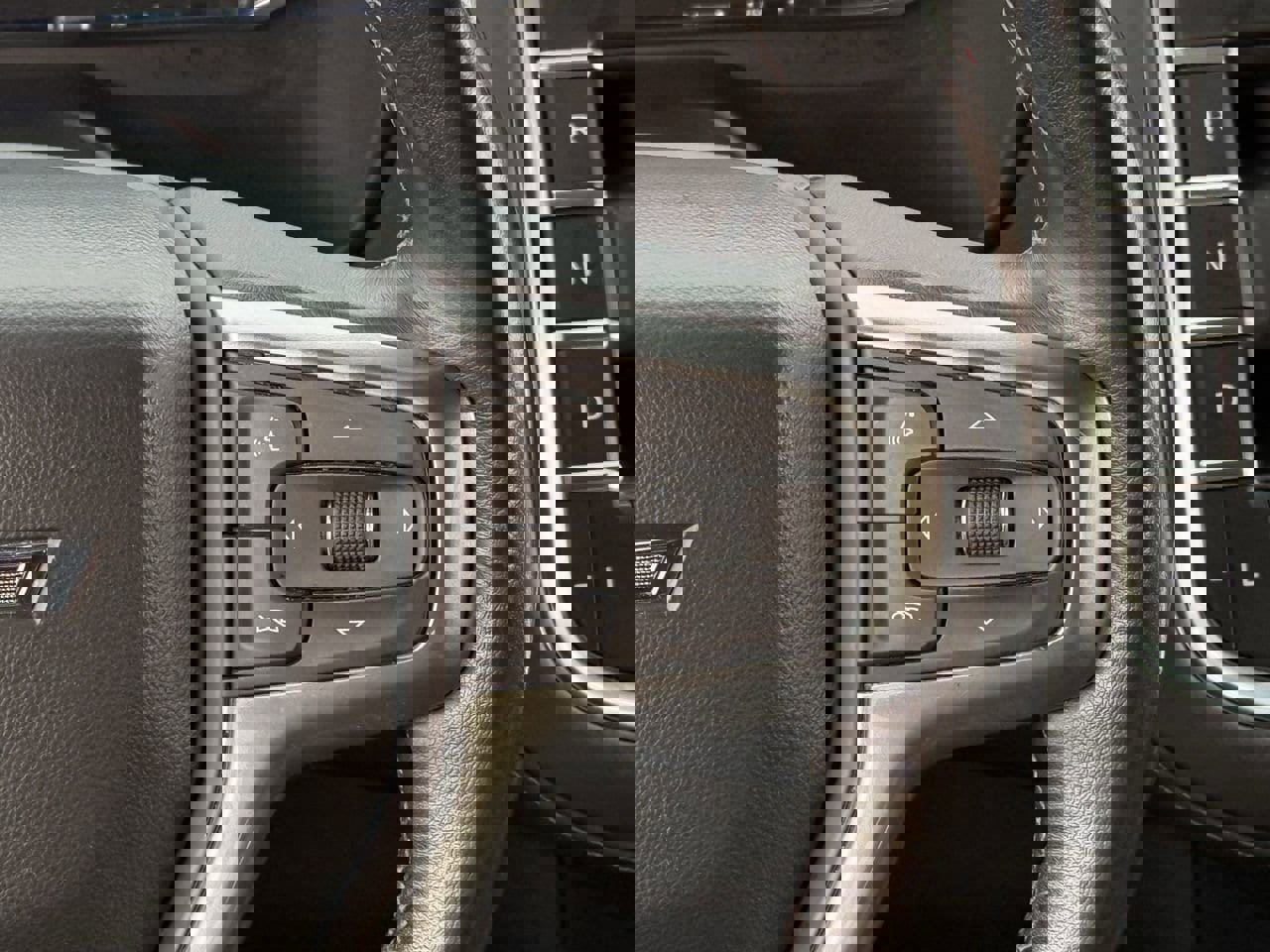 Certified 2022 Chevrolet Tahoe Z71 w/ Luxury Package image 15