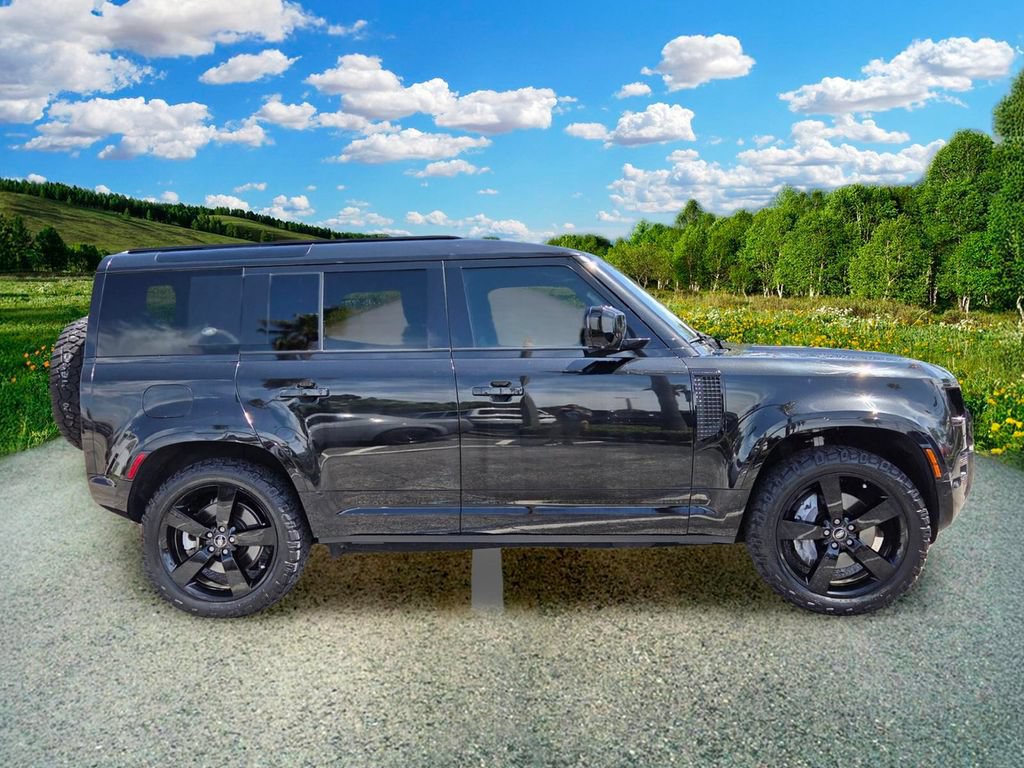 Used 2023 Land Rover Defender 110 X-Dynamic SE AWD/4WD image 7