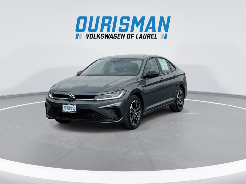 Used 2025 Volkswagen Jetta Sport image 4