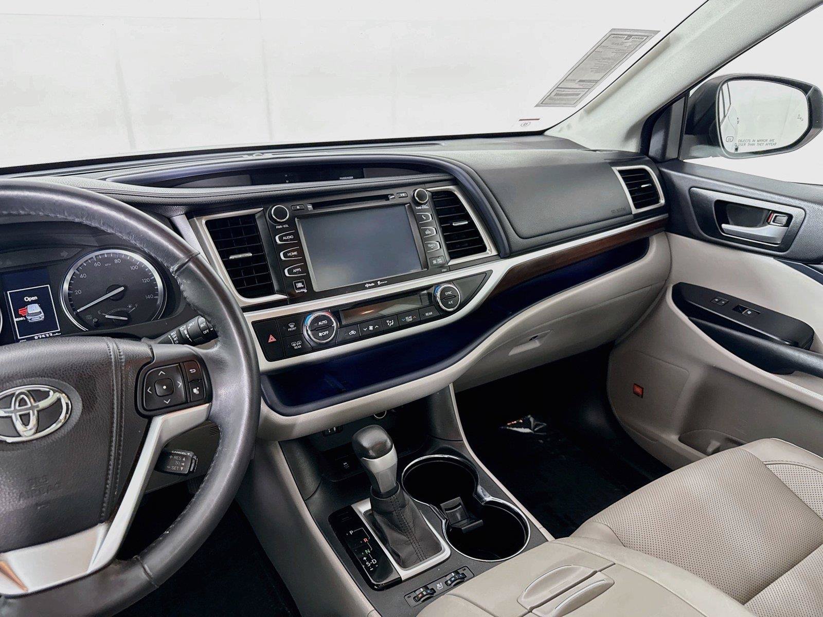 Used 2015 Toyota Highlander Limited FWD image 35