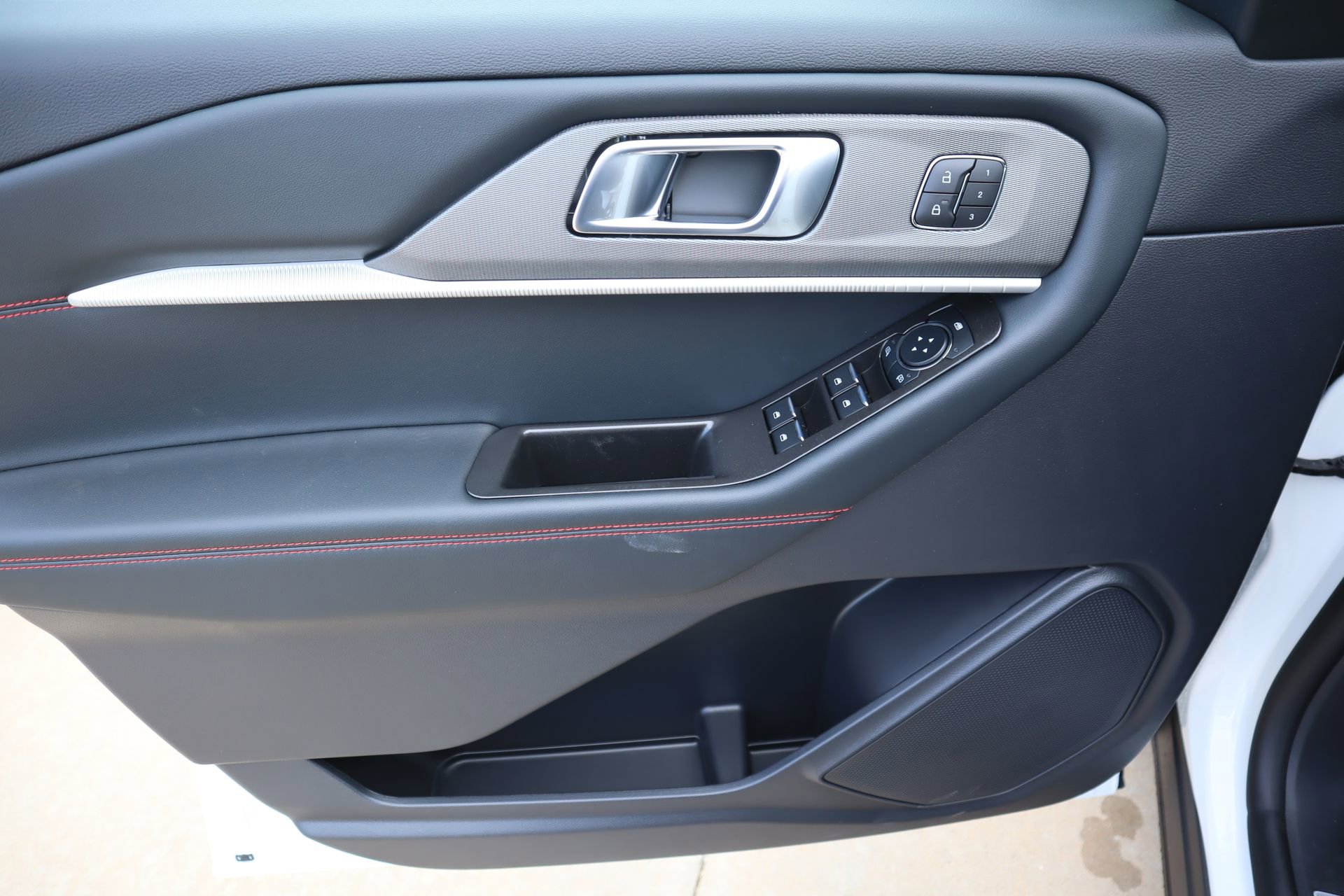 New 2026 Ford Explorer ST-Line RWD image 19