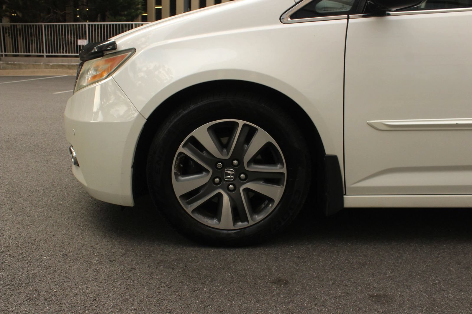 Used 2014 Honda Odyssey Touring image 11