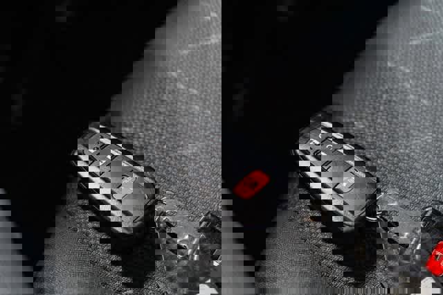 Used 2020 Toyota RAV4 XLE image 30