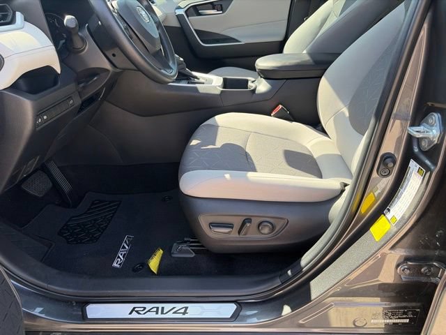 Used 2025 Toyota RAV4 XLE w/ Convenience Package FWD image 14
