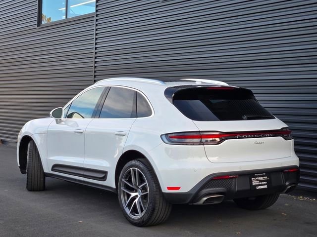 Used 2025 Porsche Macan image 3