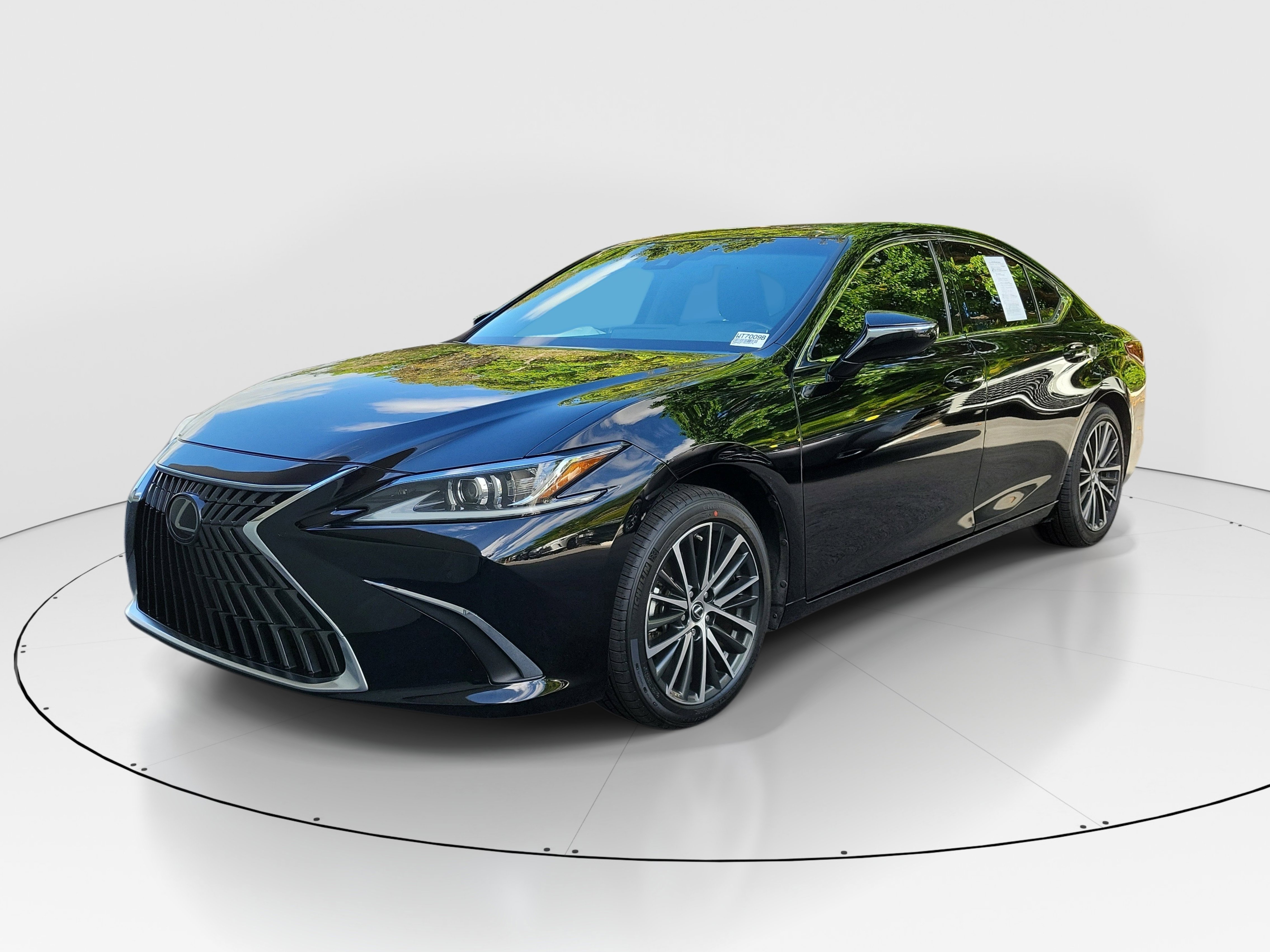 Used 2024 Lexus ES 350 w/ Premium Package FWD image 3