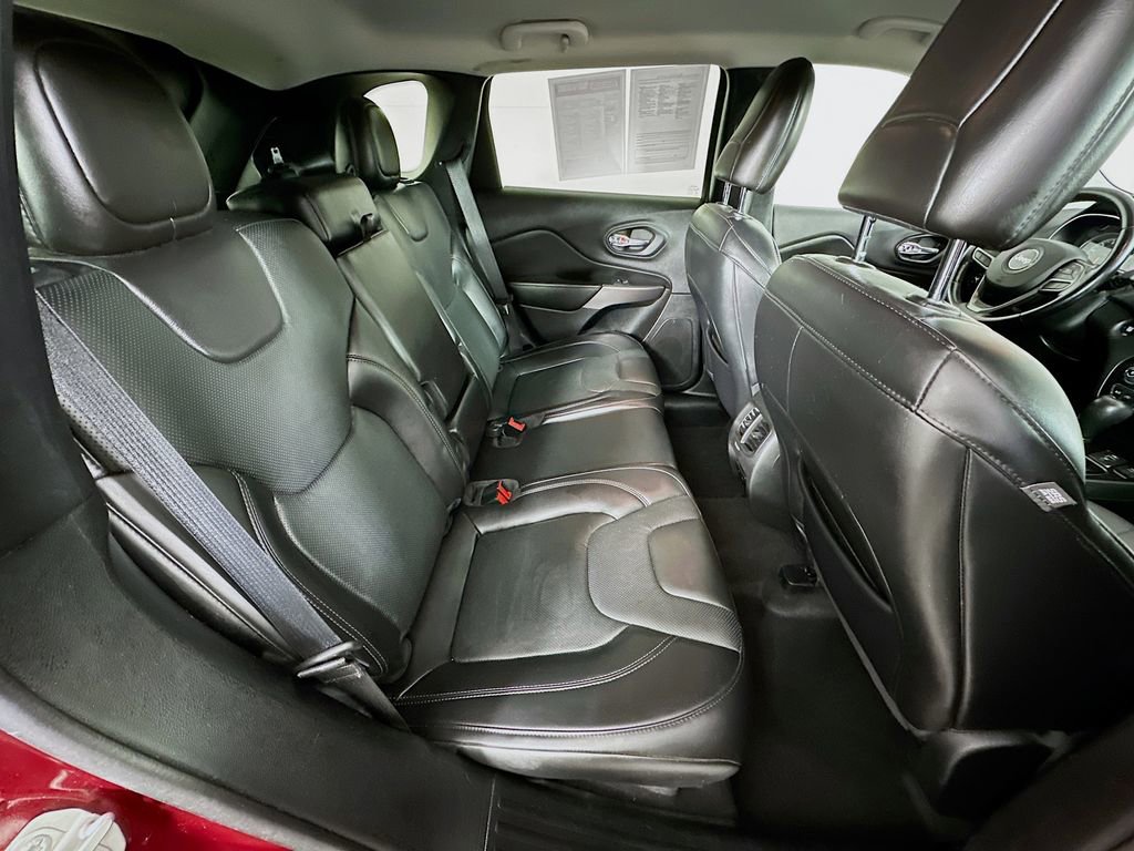 Certified 2020 Jeep Cherokee Latitude Lux w/ Quick Order Package 26H Lux image 37