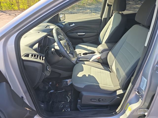 Used 2016 Ford Escape SE w/ Equipment Group 201A FWD image 9