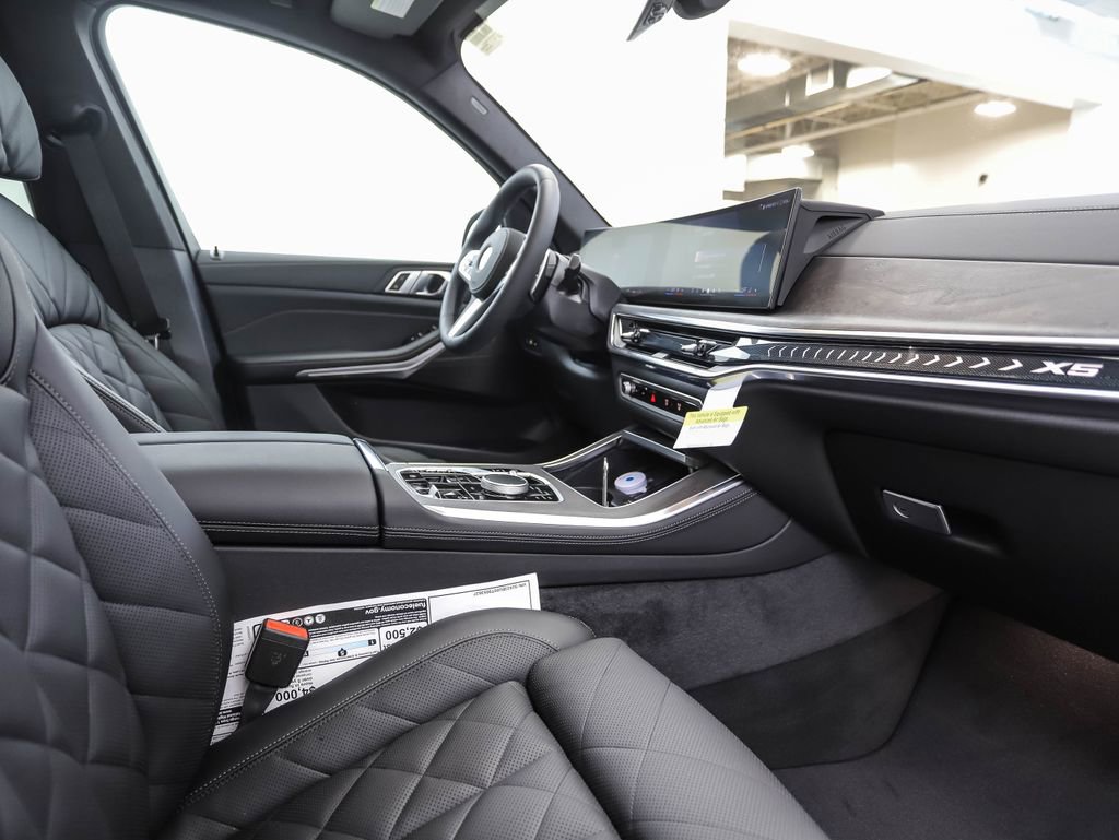 Used 2026 BMW X5 xDrive40i w/ M Sport Package image 29