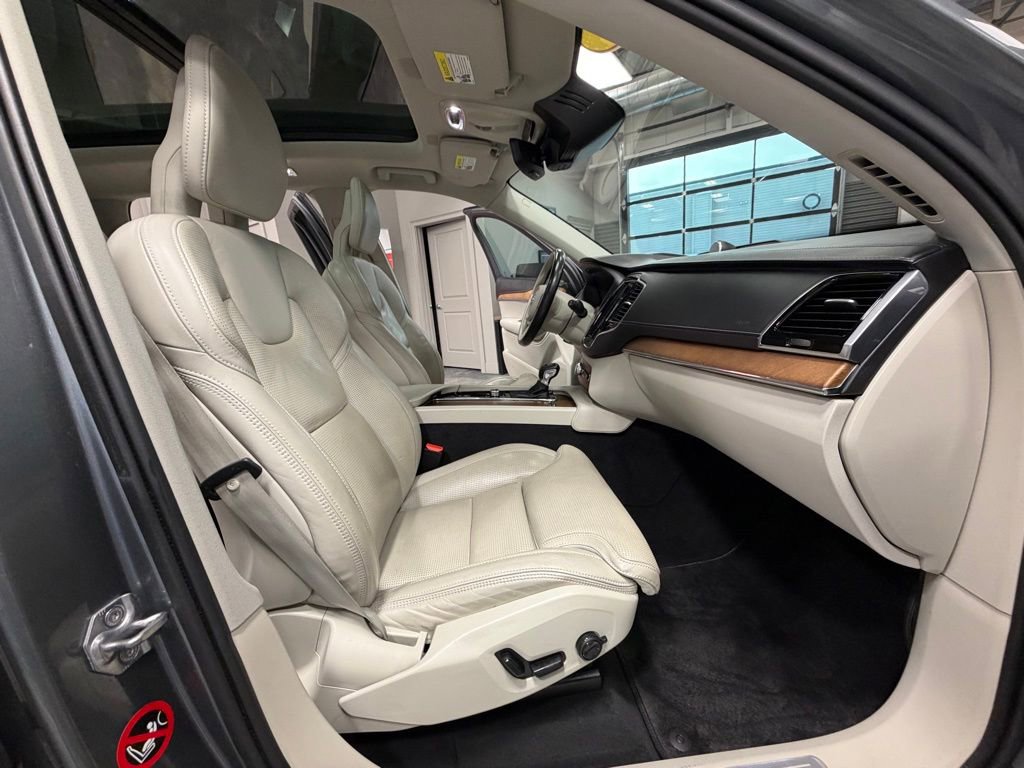 Used 2017 Volvo XC90 T6 Inscription w/ Vision Package image 48