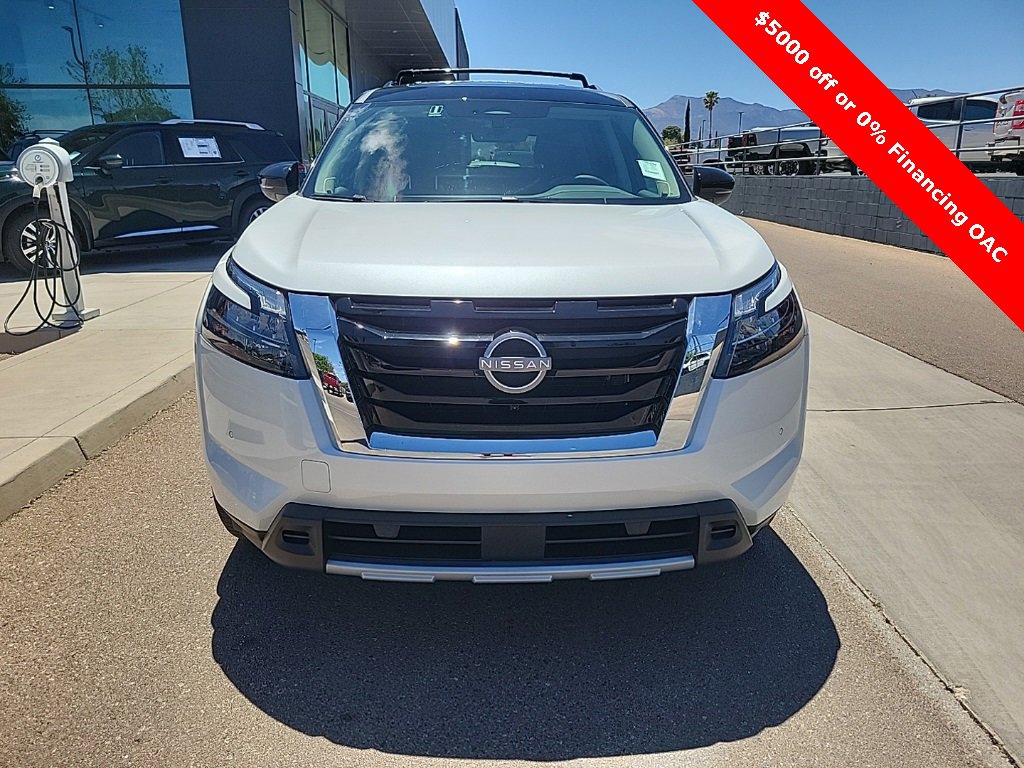 New 2025 Nissan Pathfinder SL w/ SL Premium Package image 2