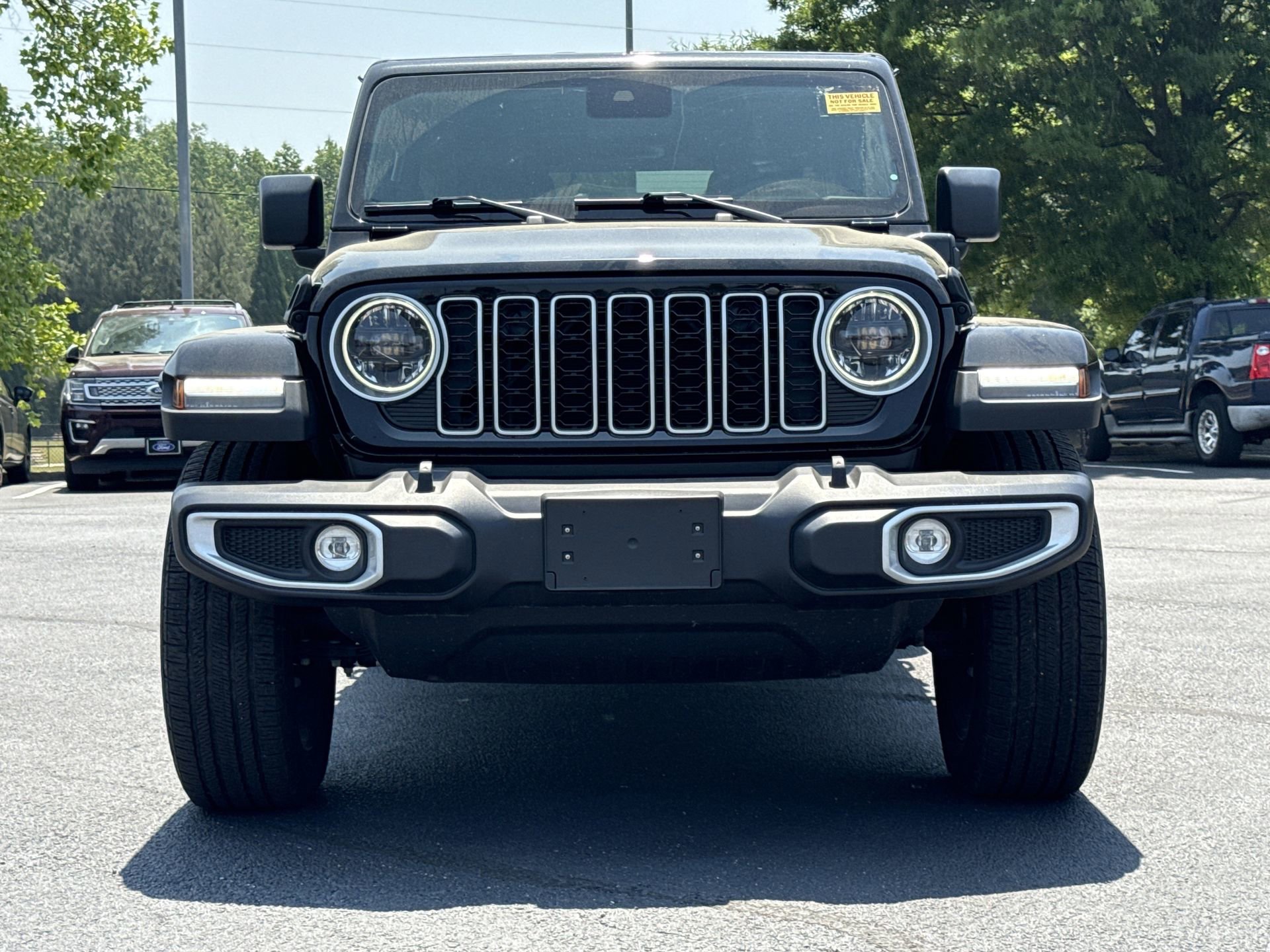 Used 2025 Jeep Wrangler Unlimited Sahara w/ Safety Group AWD/4WD image 25