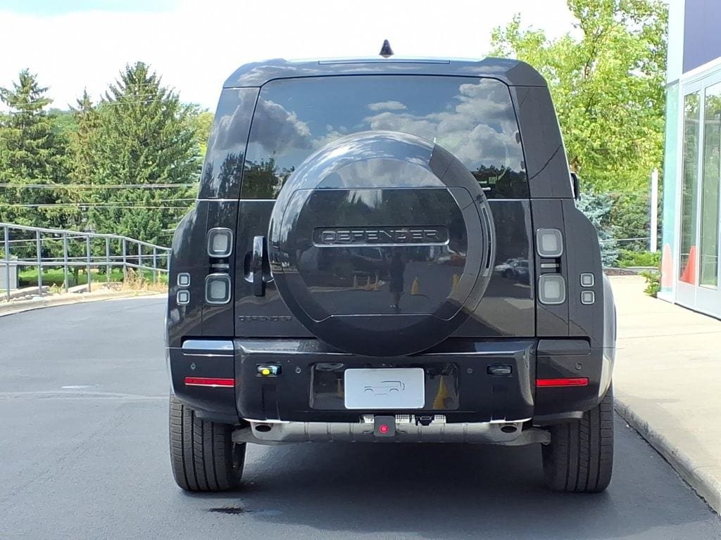 New 2026 Land Rover Defender 130 X AWD/4WD image 4