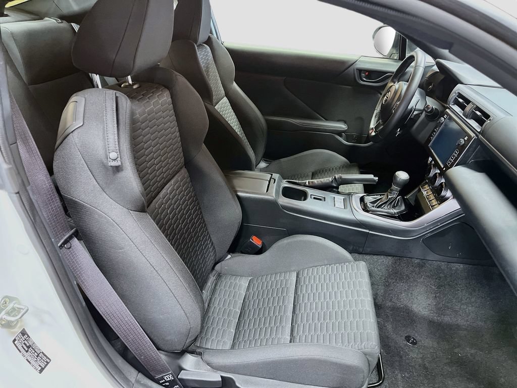 Used 2025 Toyota GR86 w/ ALL Weather Mat Package (TMS) RWD image 25