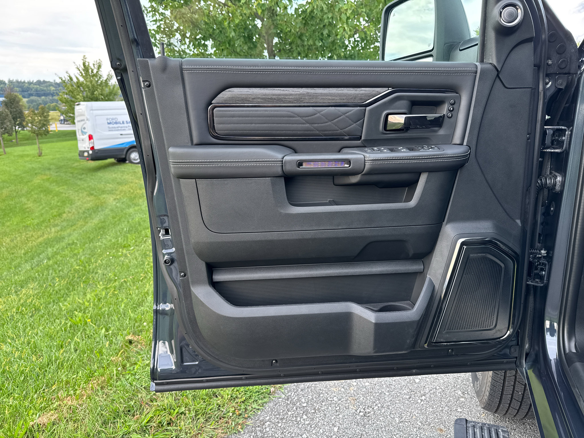 New 2026 RAM 3500 Limited AWD/4WD image 29