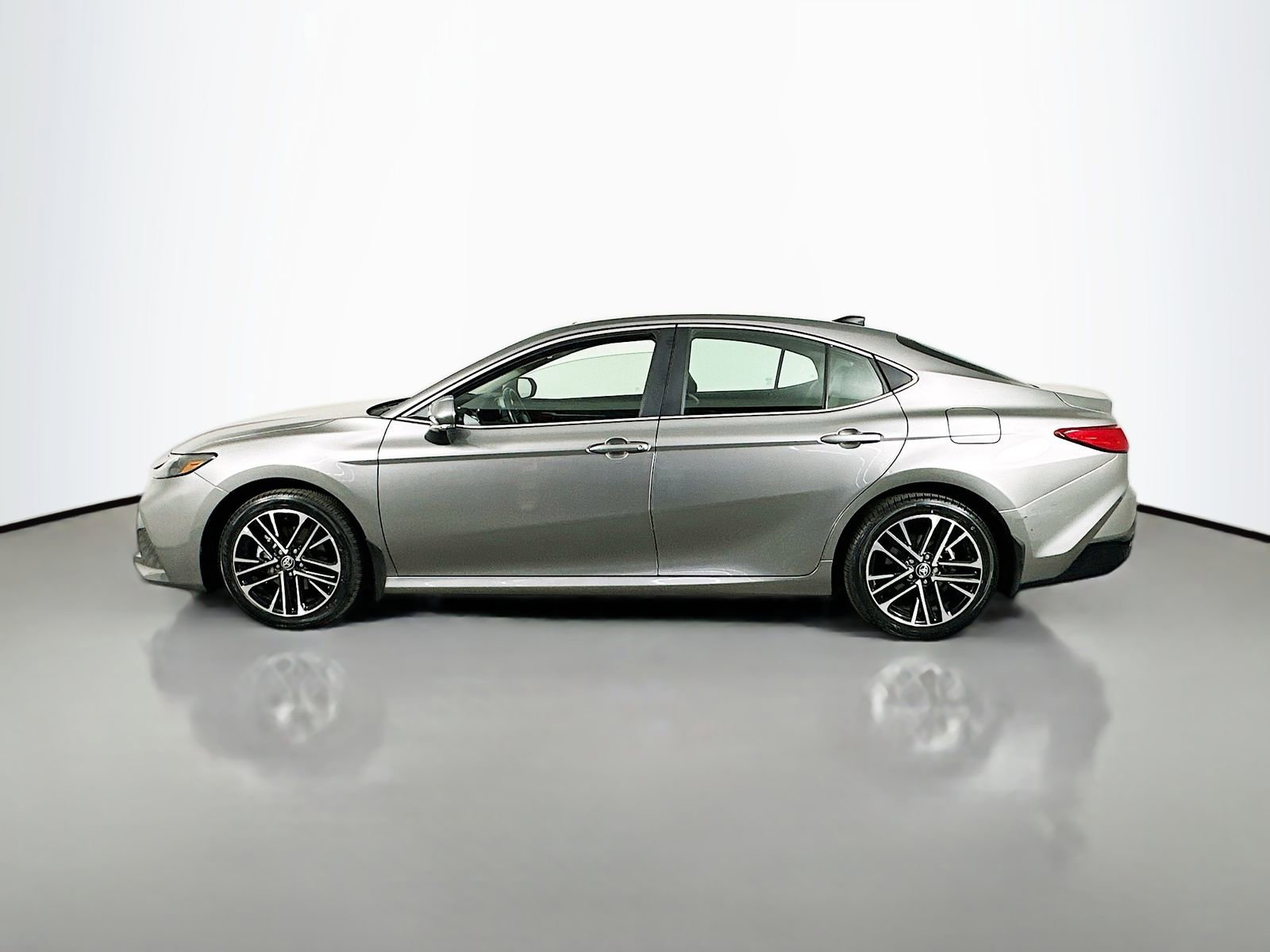 Certified 2025 Toyota Camry XLE image 4