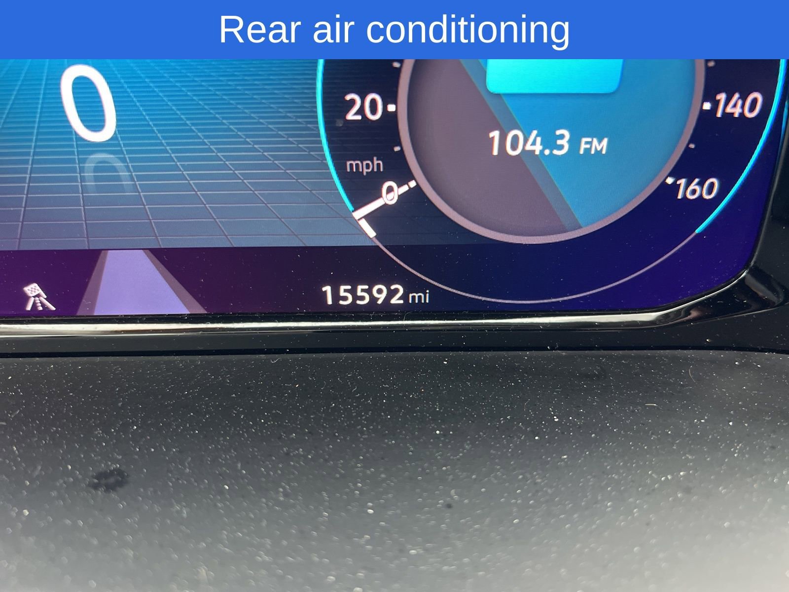 Used 2025 Volkswagen Atlas SE w/ Panoramic Sunroof Package image 5