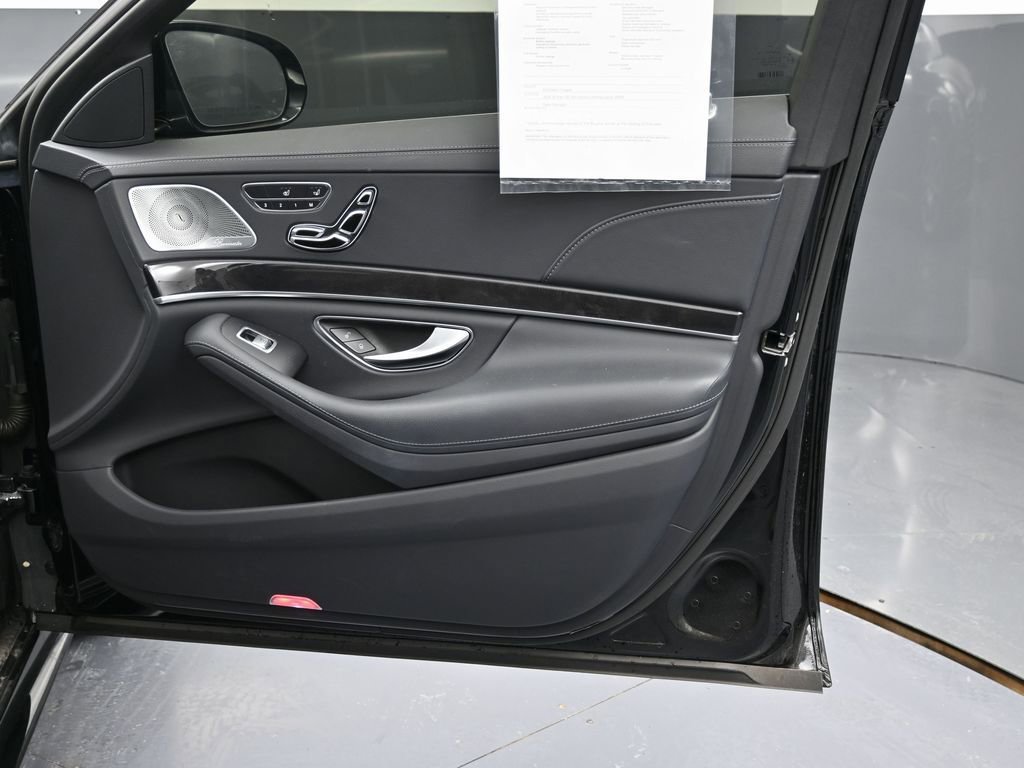Used 2020 Mercedes-Benz S 450 Sedan image 36