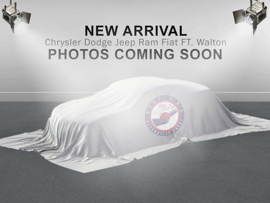 Used 2018 Ford Escape SE FWD image 2