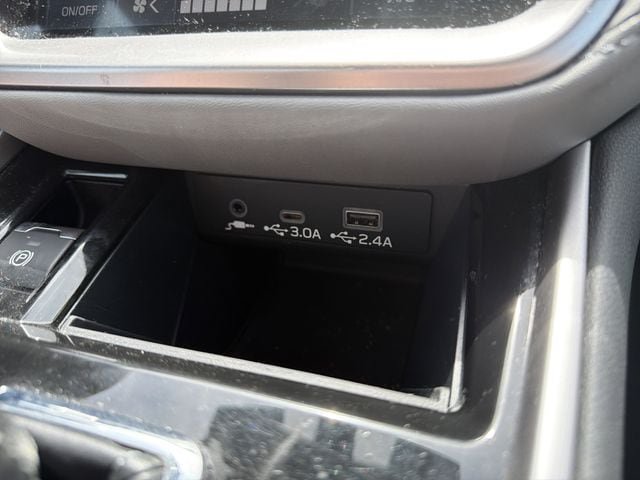 Used 2024 Subaru Outback Premium AWD/4WD image 33