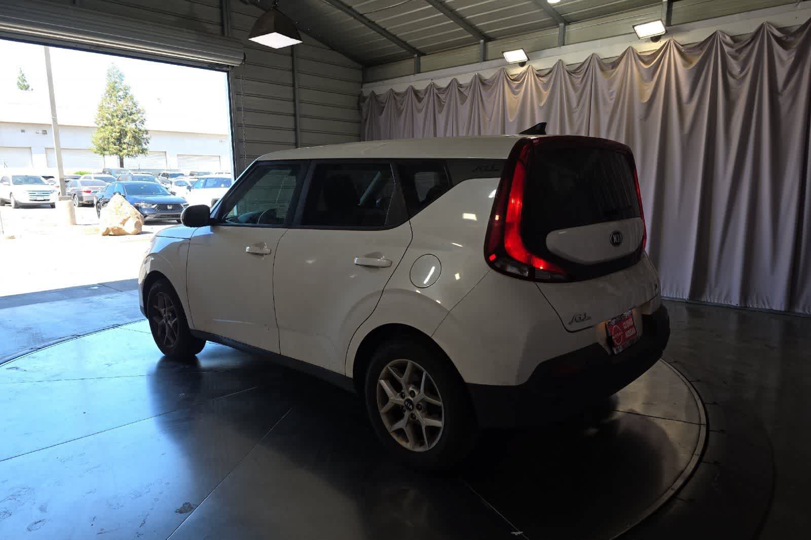 Used 2020 Kia Soul S FWD image 7
