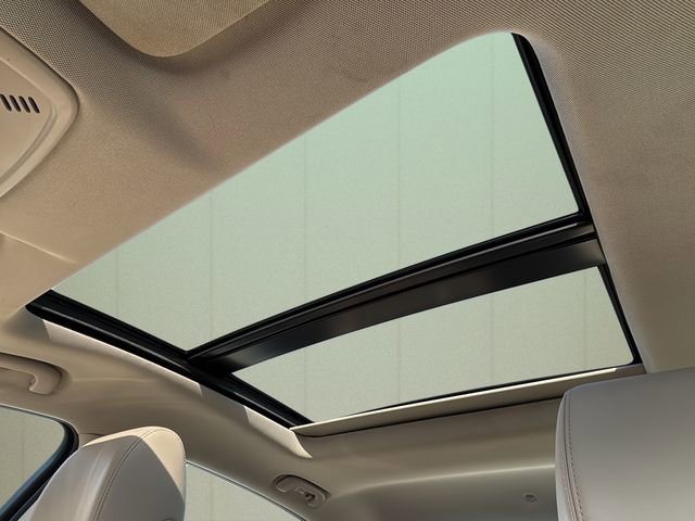 Used 2017 Buick LaCrosse Premium w/ Driver Confidence Package #2 image 32